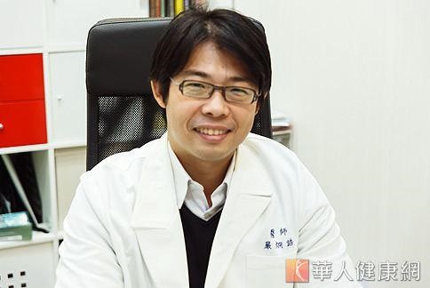 嚴炯誥醫師-雙眼皮脫單